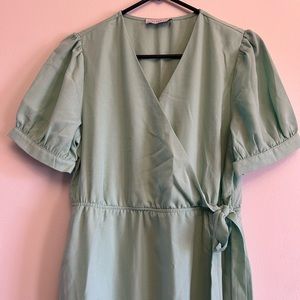 Mint Green Boutique Midi Dress Size Small